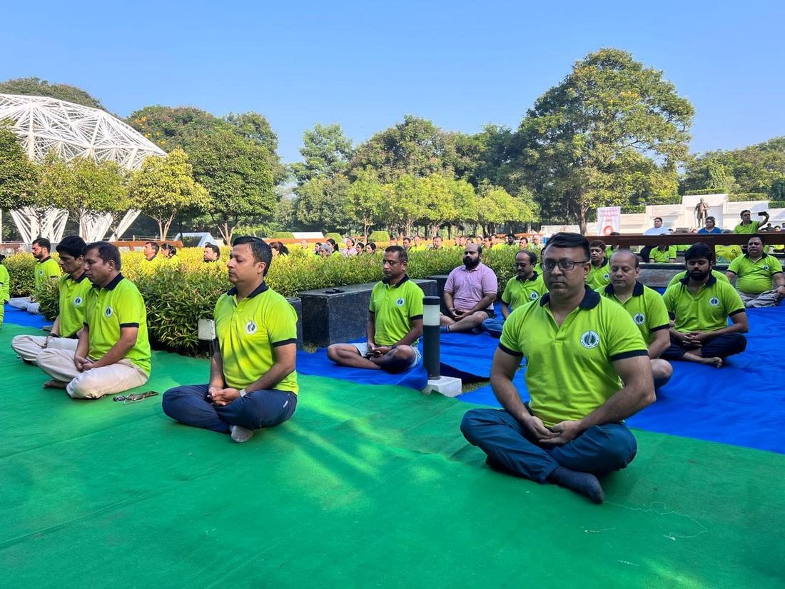 Ten quiet minutes a day. Group meditation practice, another of the pillars we build the ch