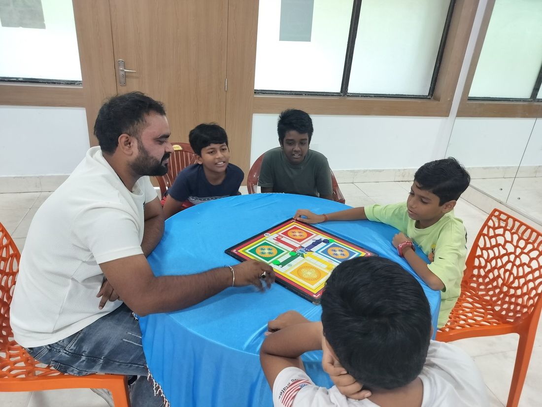 A board game instead of a screen. Exactly the kind of evening we're trying to bring back.